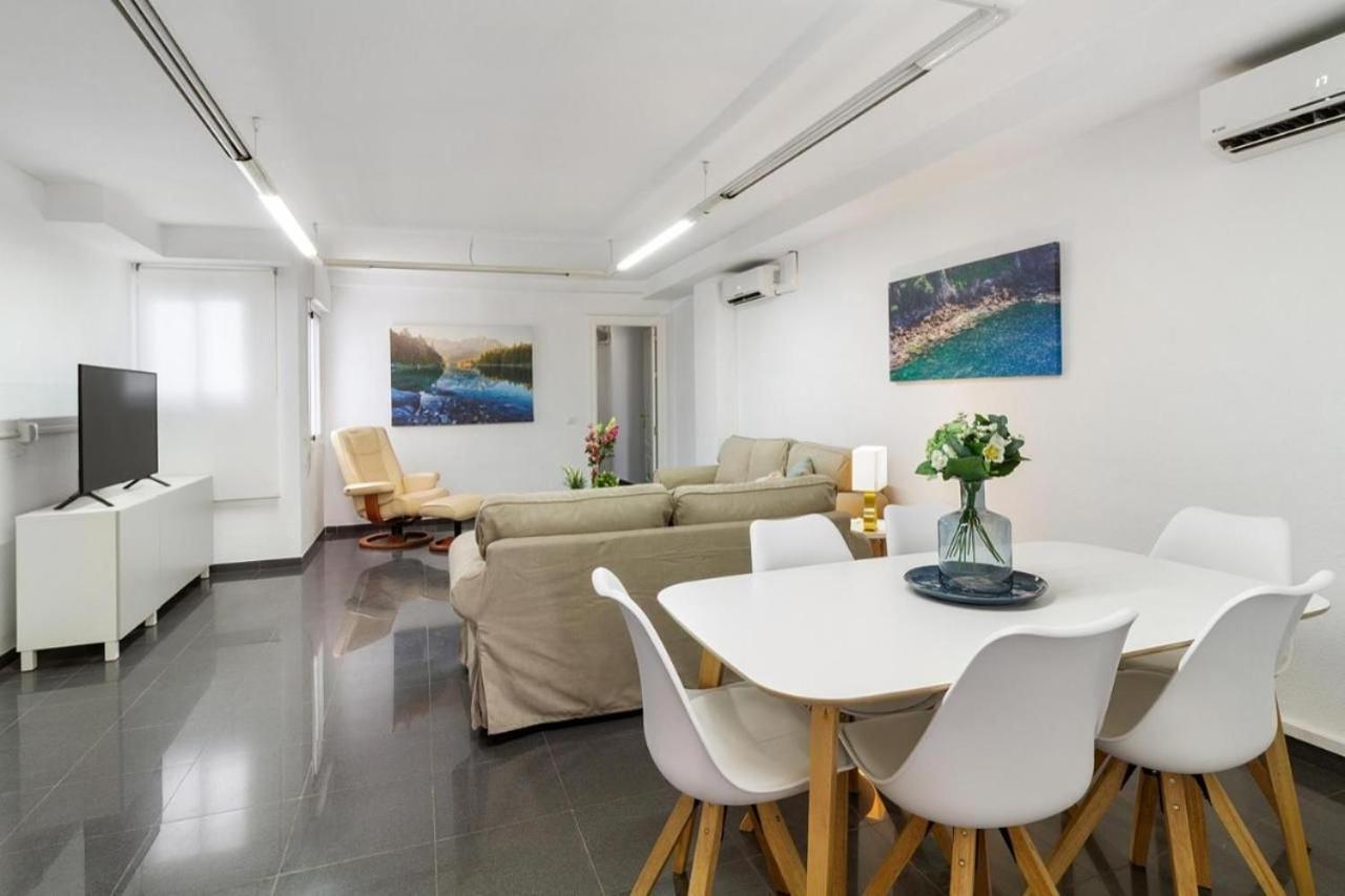 Amplio Piso En Atarazanas Apartment Малага Екстериор снимка