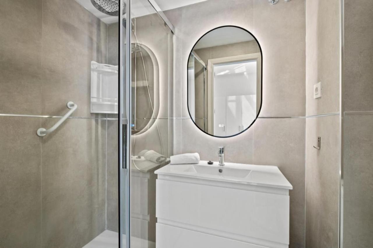 Amplio Piso En Atarazanas Apartment Малага Екстериор снимка