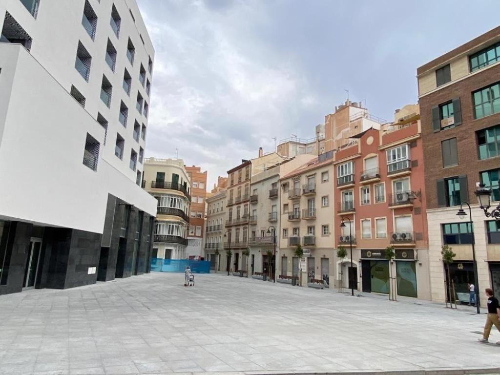 Amplio Piso En Atarazanas Apartment Малага Екстериор снимка